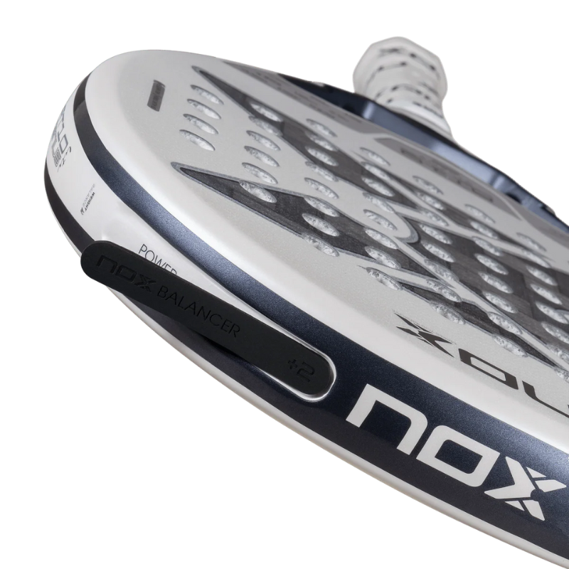 Raquette de padel Nox AT10 Genius 12K Alum Xtreme Lite 2026